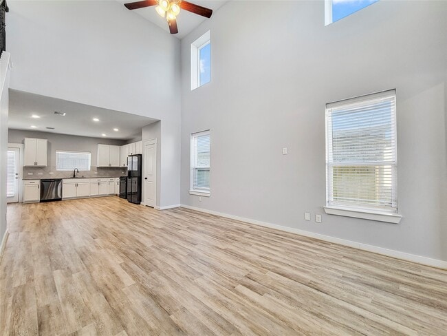 Photo - 16807 Lisbon Ln