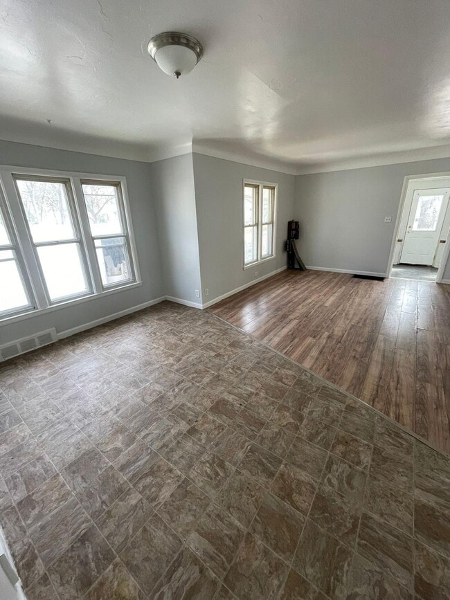 Photo - Bright and Functional 2-Bedroom Rental in Flint