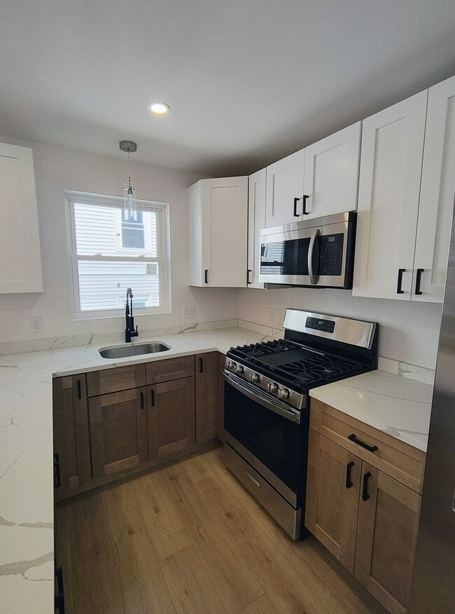 Photo - 107 Metcalf St Unit B