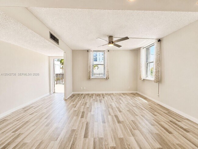 Photo - 20200 W Country Club Dr Unit PH16