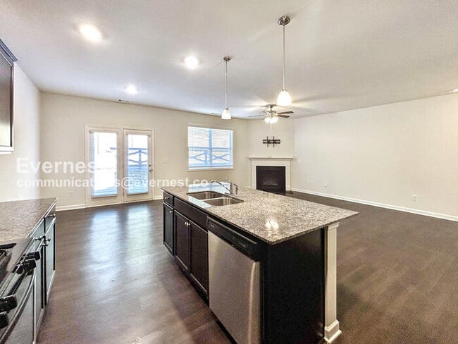 Photo - 176 Woodhouse Cir