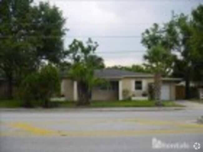Building Photo - 3700 Corrine Dr Rental