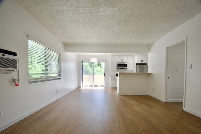 Photo - 5652 Colfax Ave Unidad 05