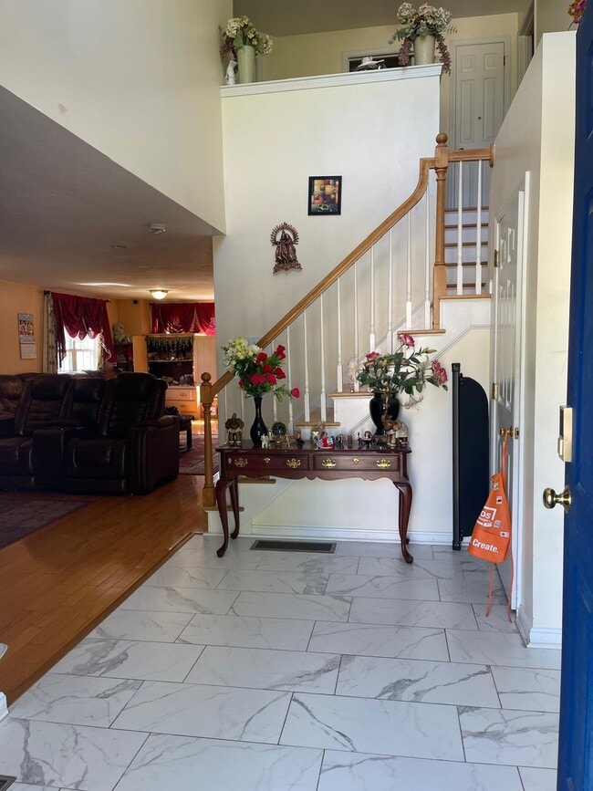 Photo - 5 Derby Ln