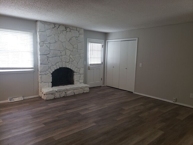 Photo - 1333 Meadowbrook Cir