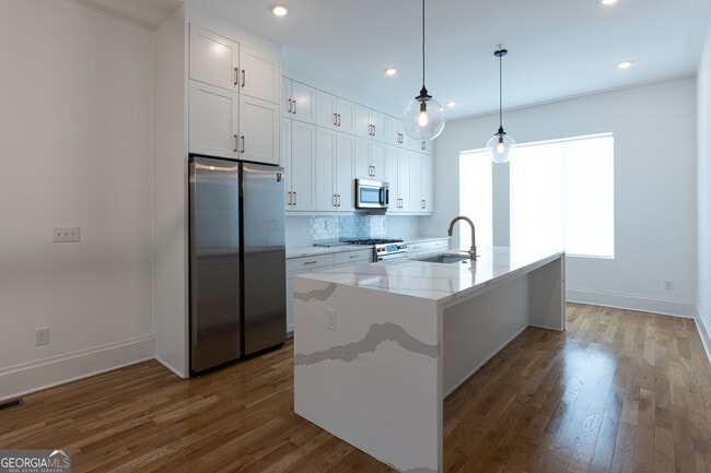 Photo - 1836 Memorial Dr SE