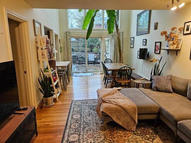 Photo - 155 Bradley St Unit #1