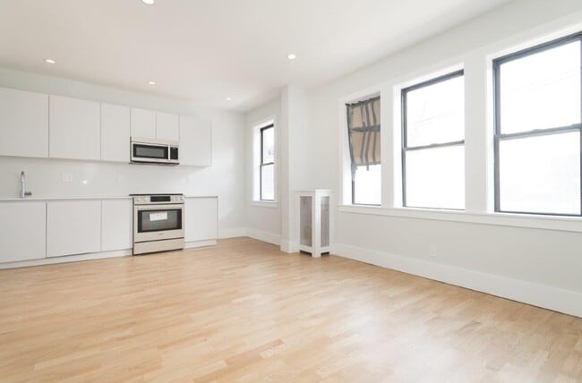 Building Photo - 8 Elko St Unit 1