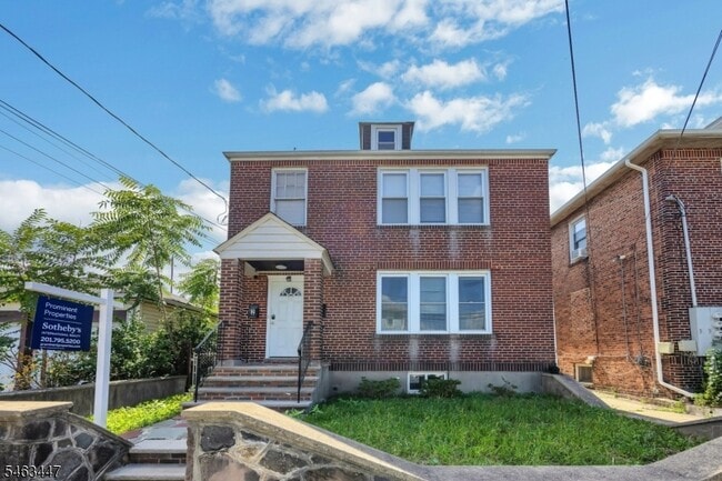58 Floyd Ave