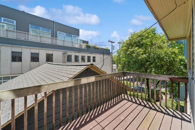 Photo - 3 bedroom in Seattle WA 98109