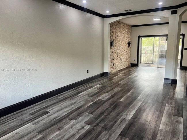 Photo - 10244 SW 20th St