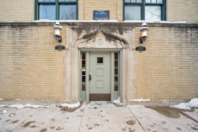 Photo - 2611 N Dayton St Unit 2611-1