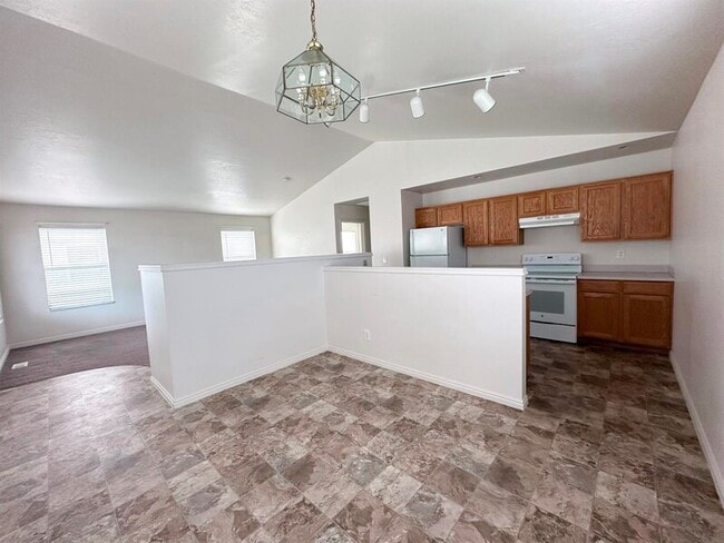 Photo - 315 N 270 W