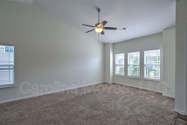Photo - 148 Caledonia Dr