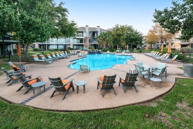 Photo - Hollister Place