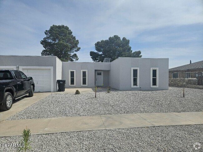 Building Photo - 14841 Kingston Rd Rental