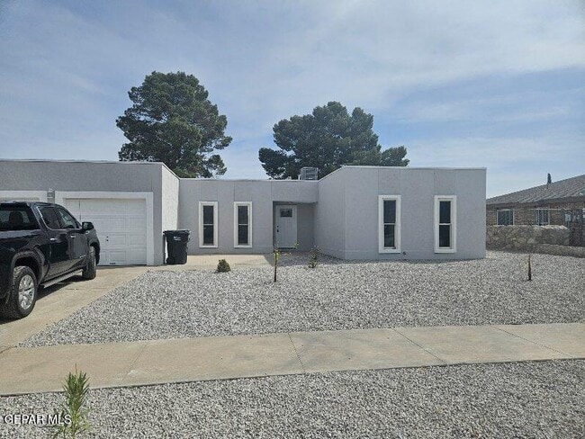 Building Photo - 14841 Kingston Rd Rental