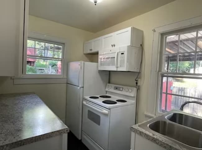 Photo - Lake Views! 1 Bedroom, 1 bath