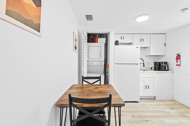 Photo - 4660 24th St N