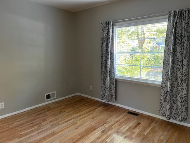 Photo - Old Town Updated 3 bed home w detached garage