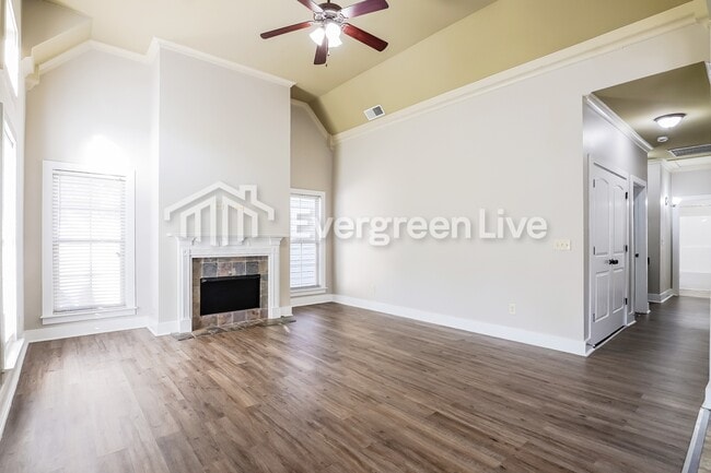 Photo - 121 Kingston Ct