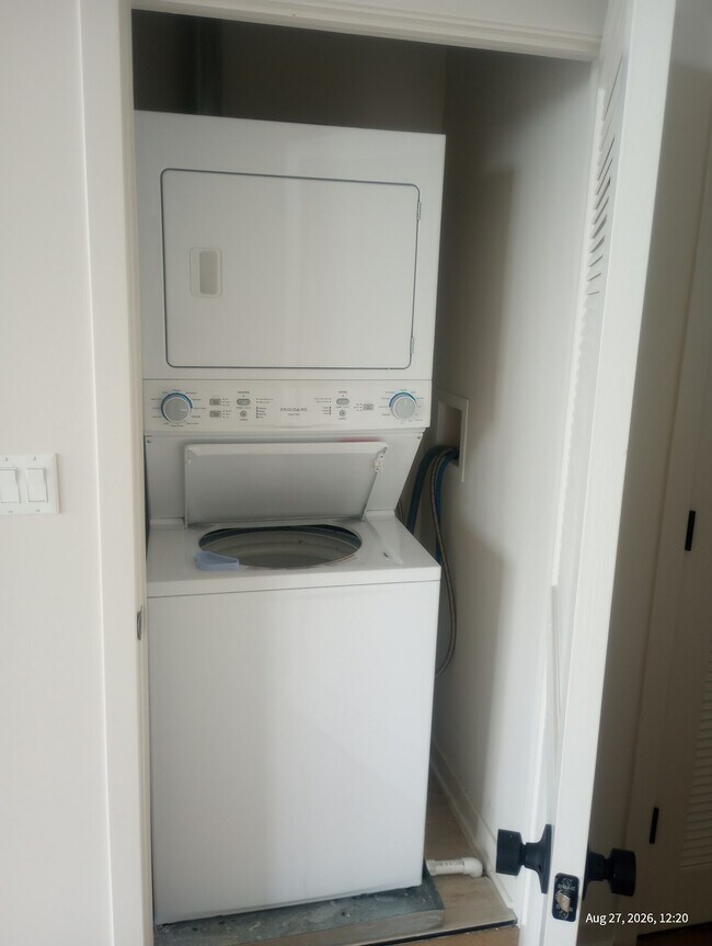 Photo - 3207 N Narragansett Ave Unit 408