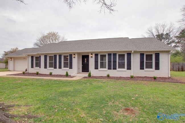 Building Photo - 2042 Rosebury Ln SW