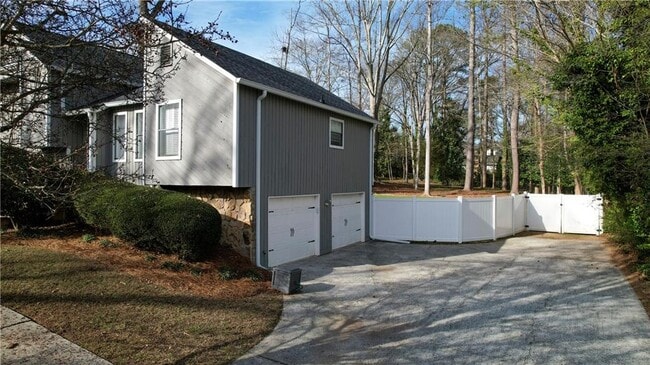 Photo - 516 Faith St