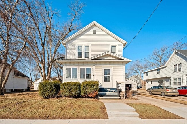 Photo - 841 Cherry St