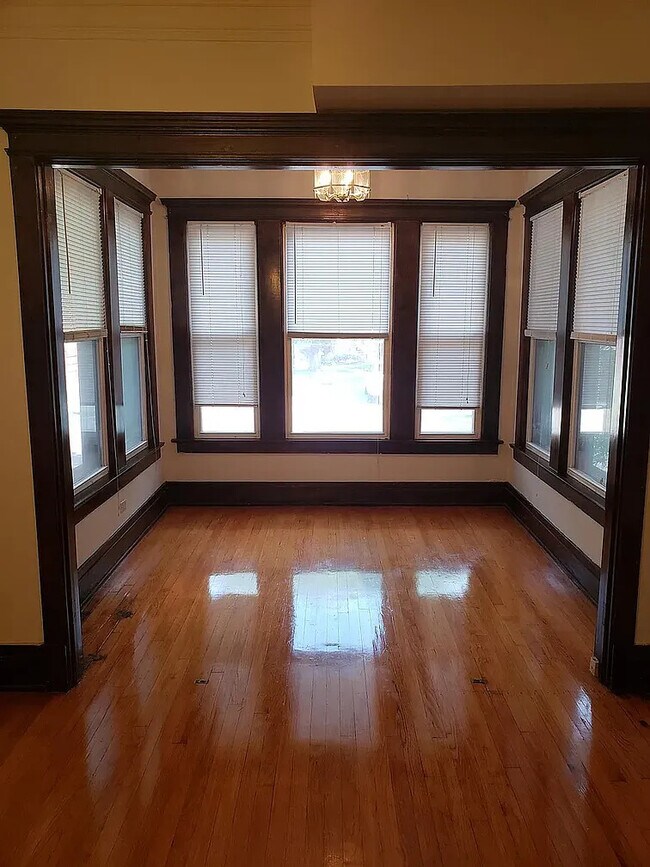 Photo - 5836 N Glenwood Ave Unit 1