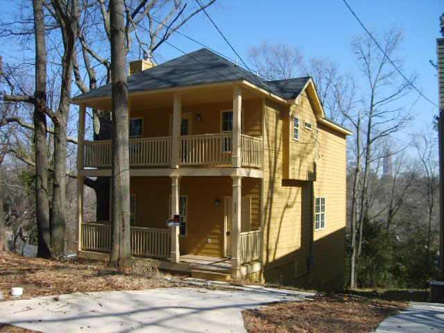 Spacious Three Bedroom Home - Spacious Three Bedroom Home