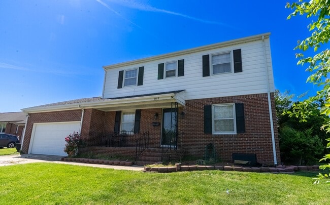 Photo - 3449 Petunia Cres