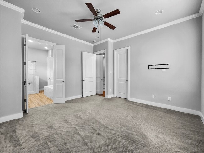 Photo - 910 W 35th St