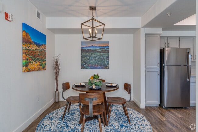 1BR, 1BA - 730SF - Dining Room