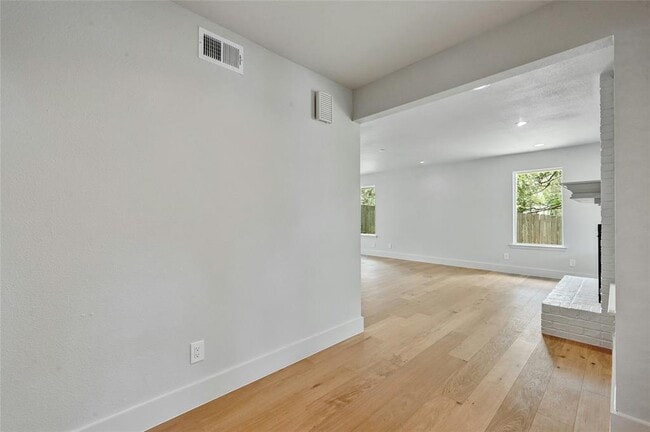 Photo - 1305 Kenwood Ave