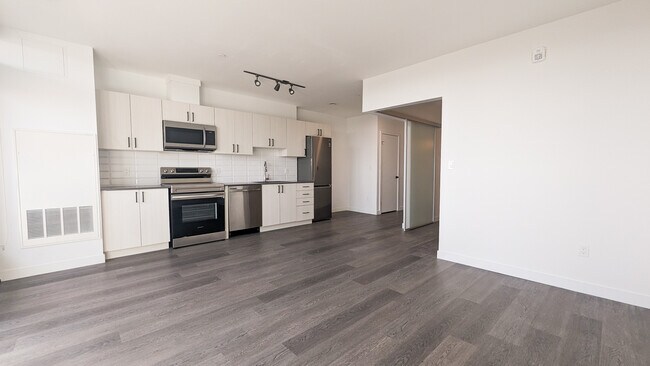 Photo - 388 King St E Unit 305