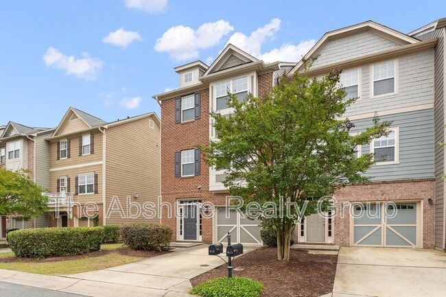 Photo - 611 Carlton Commons Ln