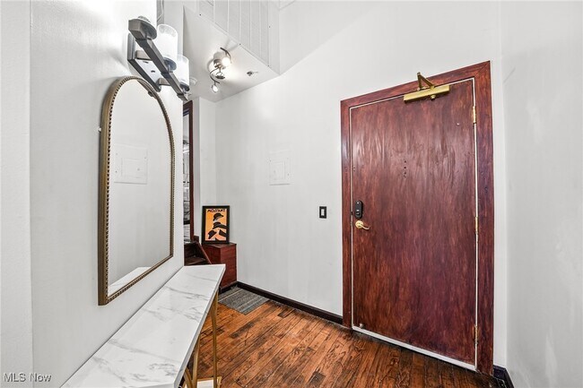 Photo - 408 W St Clair Ave Unit 605