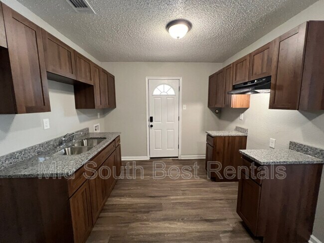 Photo - 3262 Coleman Ave