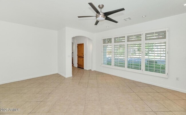 Photo - 229 W Portland St