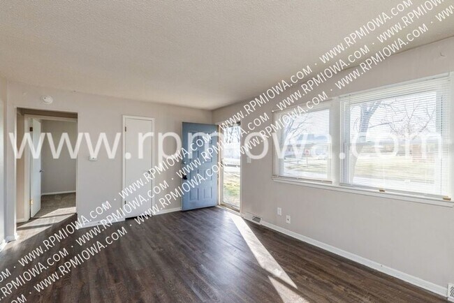 Photo - 213 NW Arlan Dr