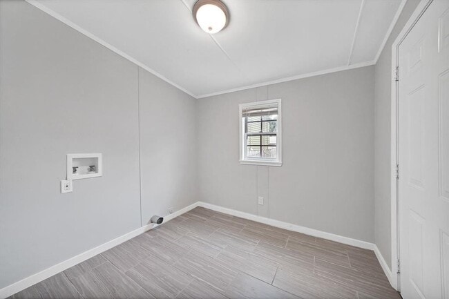 Photo - 2 Bedr/ 2 full bath Beautiful Home in Galv...