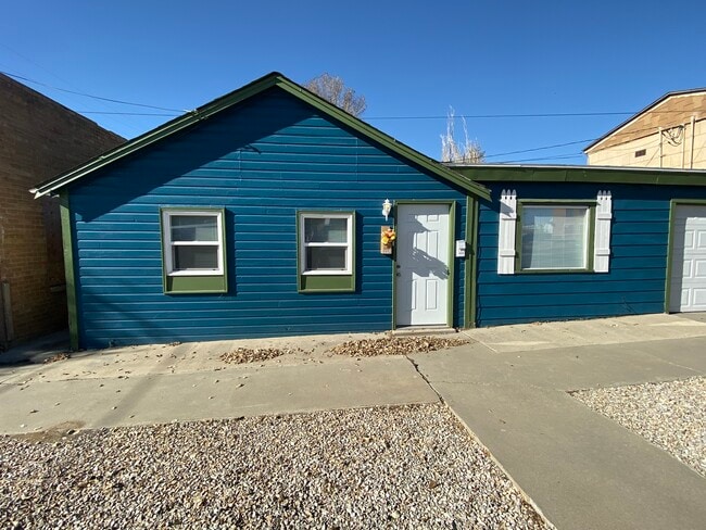 Building Photo - 118 7th St