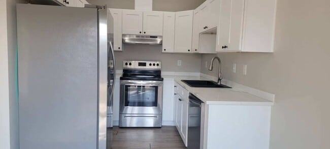 Photo - 516 19th Ave SW