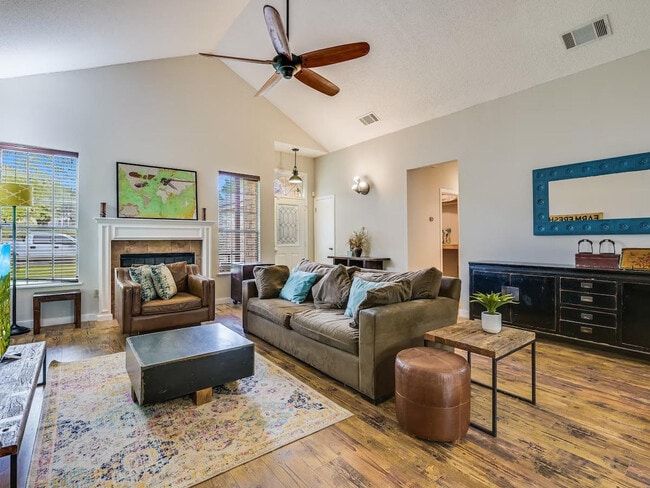Building Photo - 14809 Great Willow Dr Unit ID1314603P