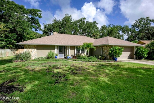 Building Photo - 6118 Del Rio Dr