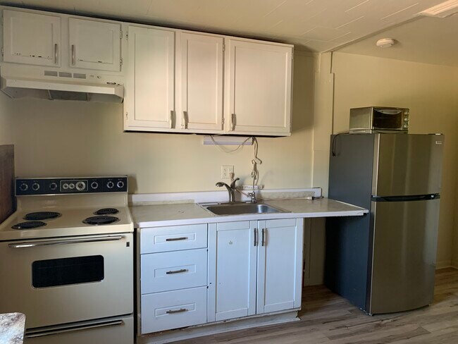 3 Kitchen - 52 W Main St Unit 2E