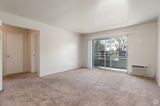 1BR, 1BA- 650SF