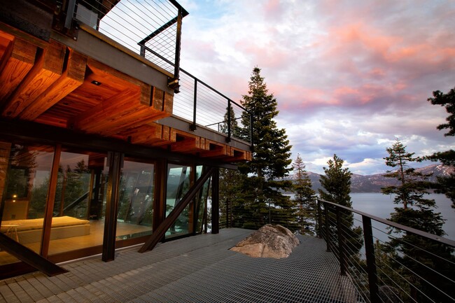 Photo - Architectural gem