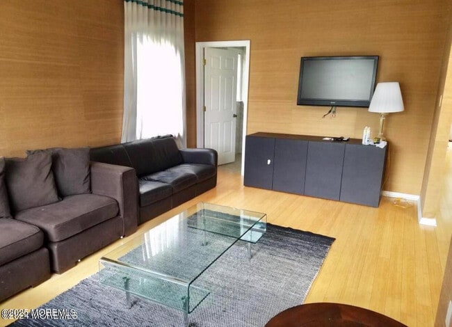 Photo - 95 Poplar Ave